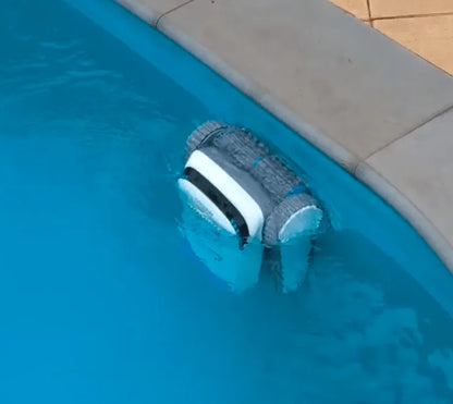 Robo - Charge – best value cordless robotic pool cleaner - Rockingham Pool & Spa